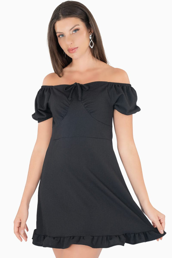 Vestido corto con amarre en escote