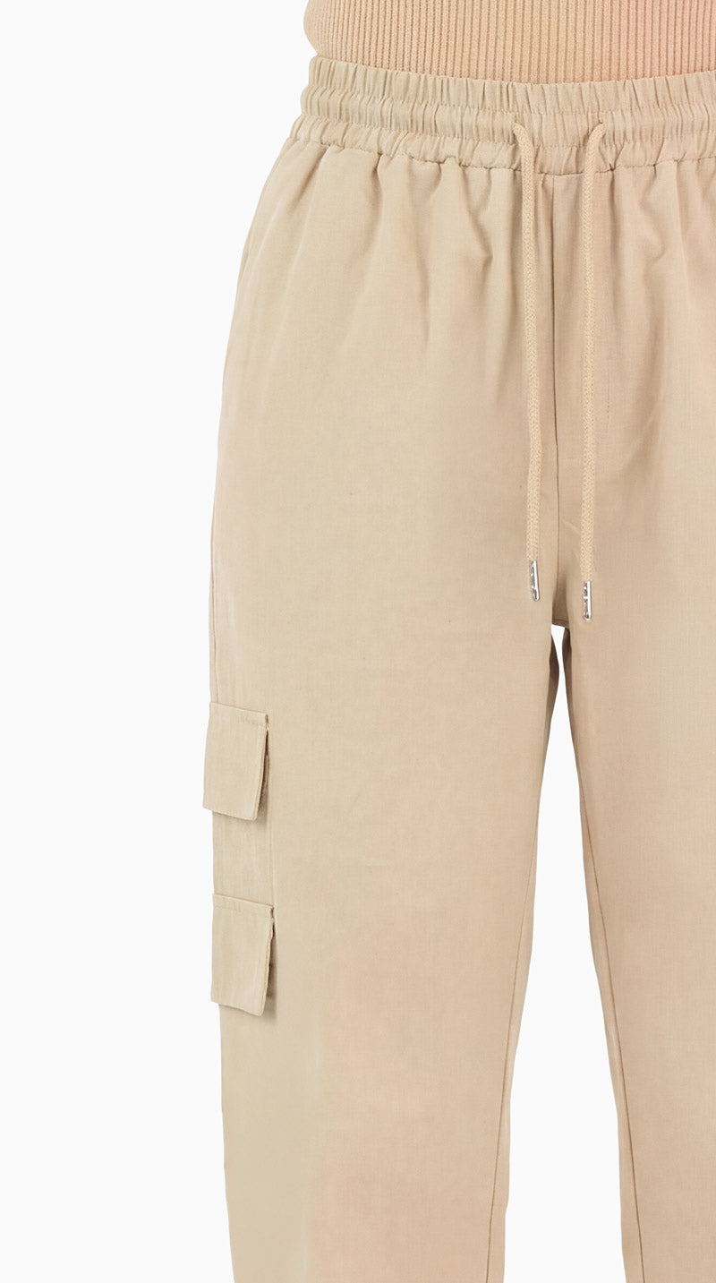 Pantalón con resorte en cintuta y bolsas