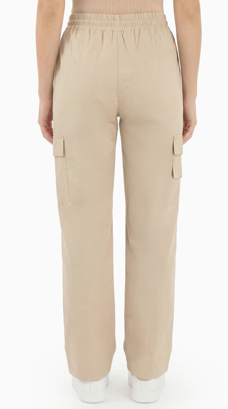 Pantalón con resorte en cintuta y bolsas