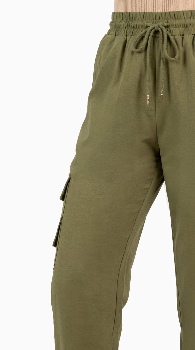 Pantalón con resorte en cintuta y bolsas