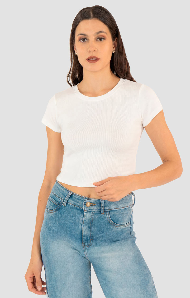 Playera lisa manga corta y cuello redondo