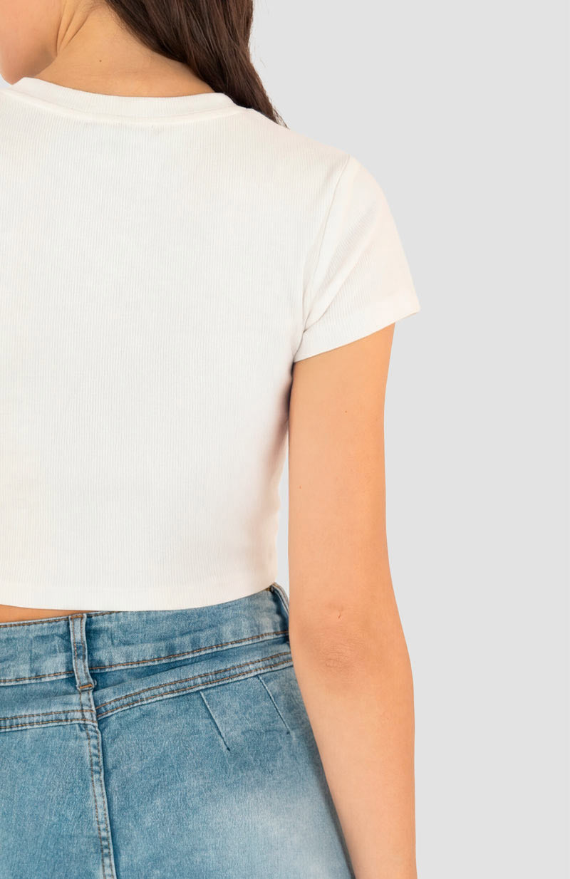 Playera lisa manga corta y cuello redondo