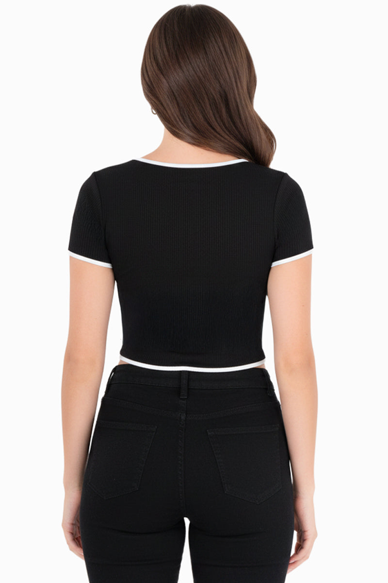 Playera manga corta con bies en contraste