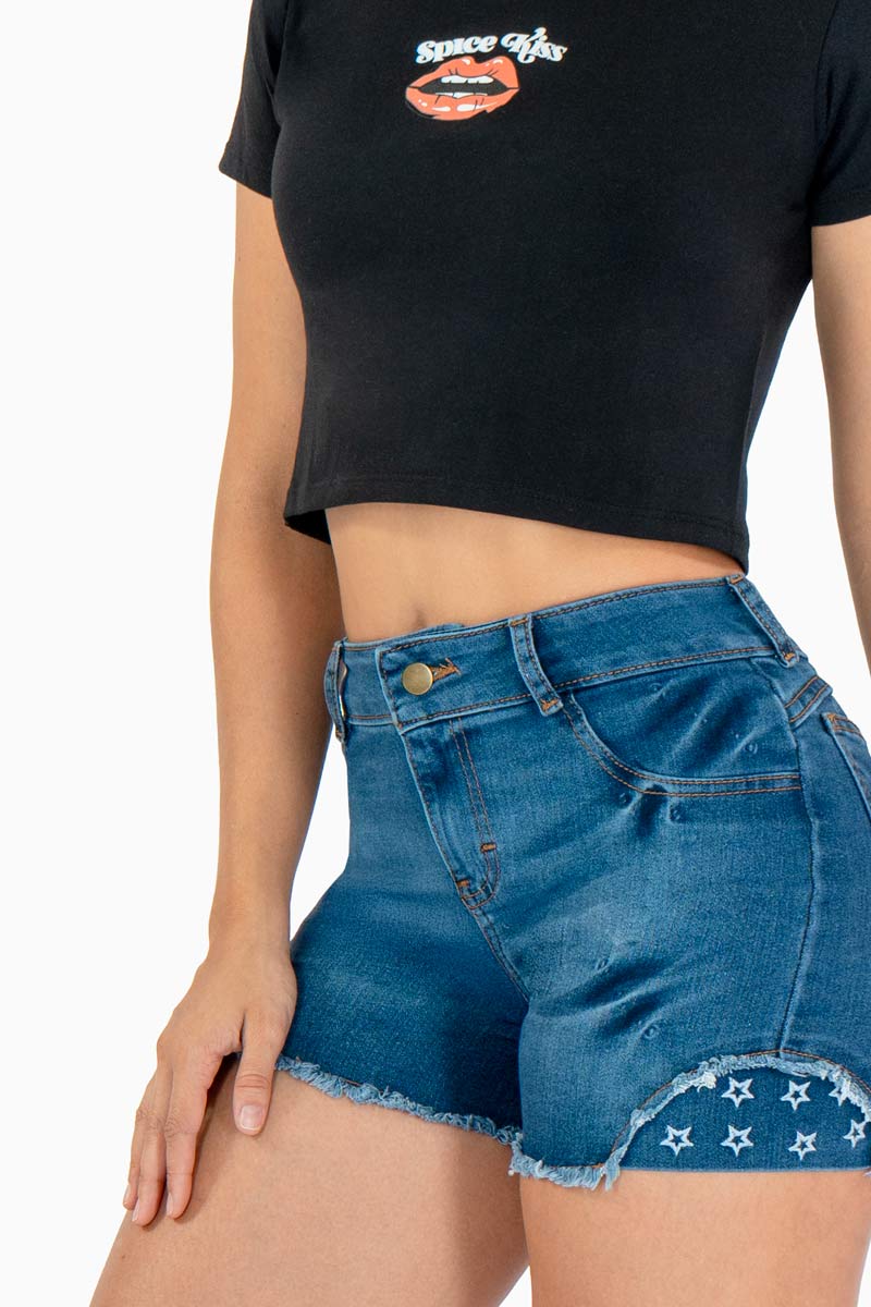 Short de mezclilla deshilachado con bolsas