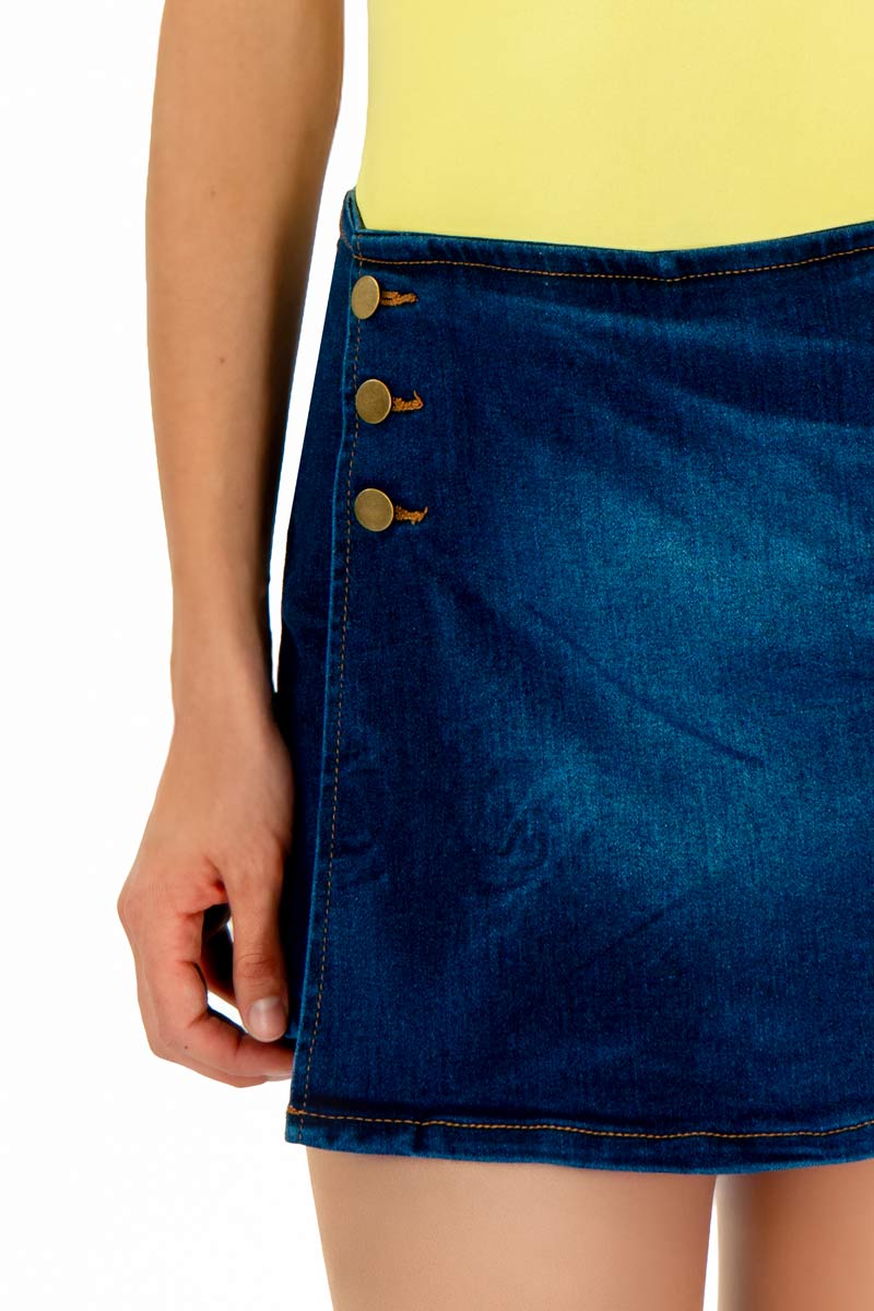 Short falda de mezclilla con botones