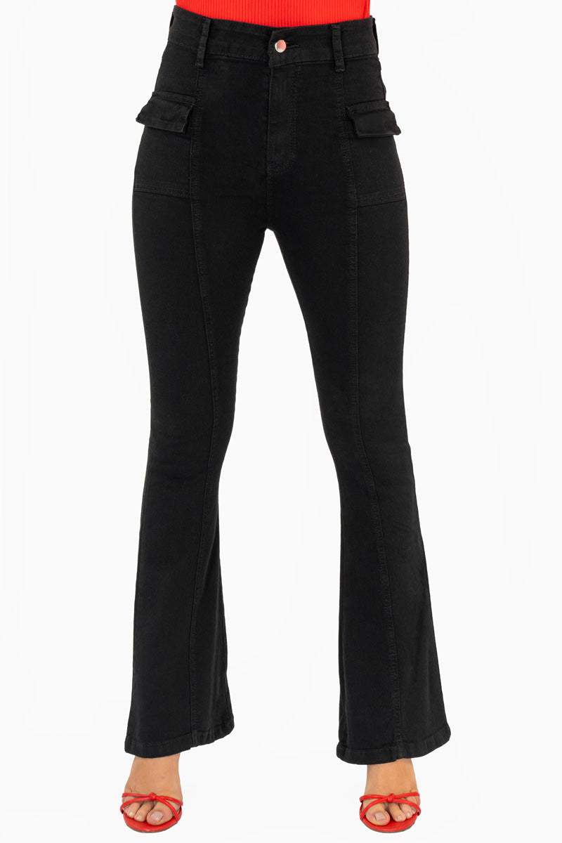 Jeans acampanado tiro medjo con bolsas