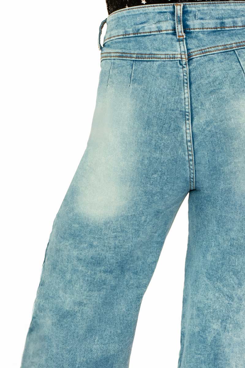 Jeans anchos con cintas en los costados