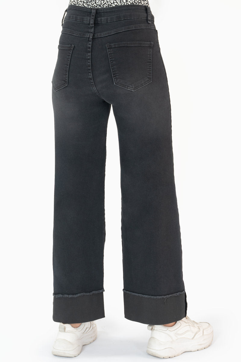 Jeans recto tiro medio con dobladillo