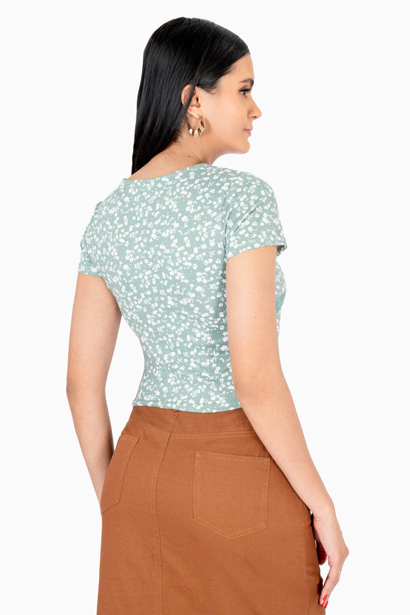 Blusa crop escote v con encaje