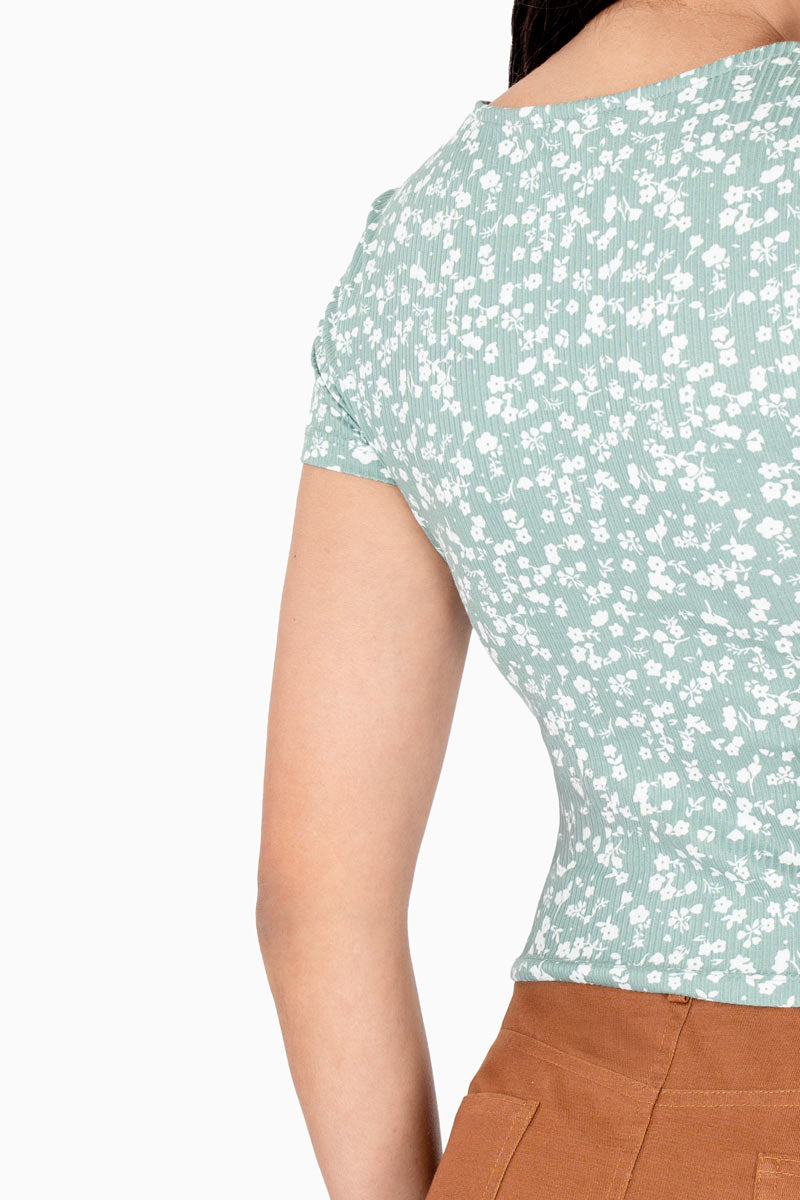 Blusa crop escote v con encaje