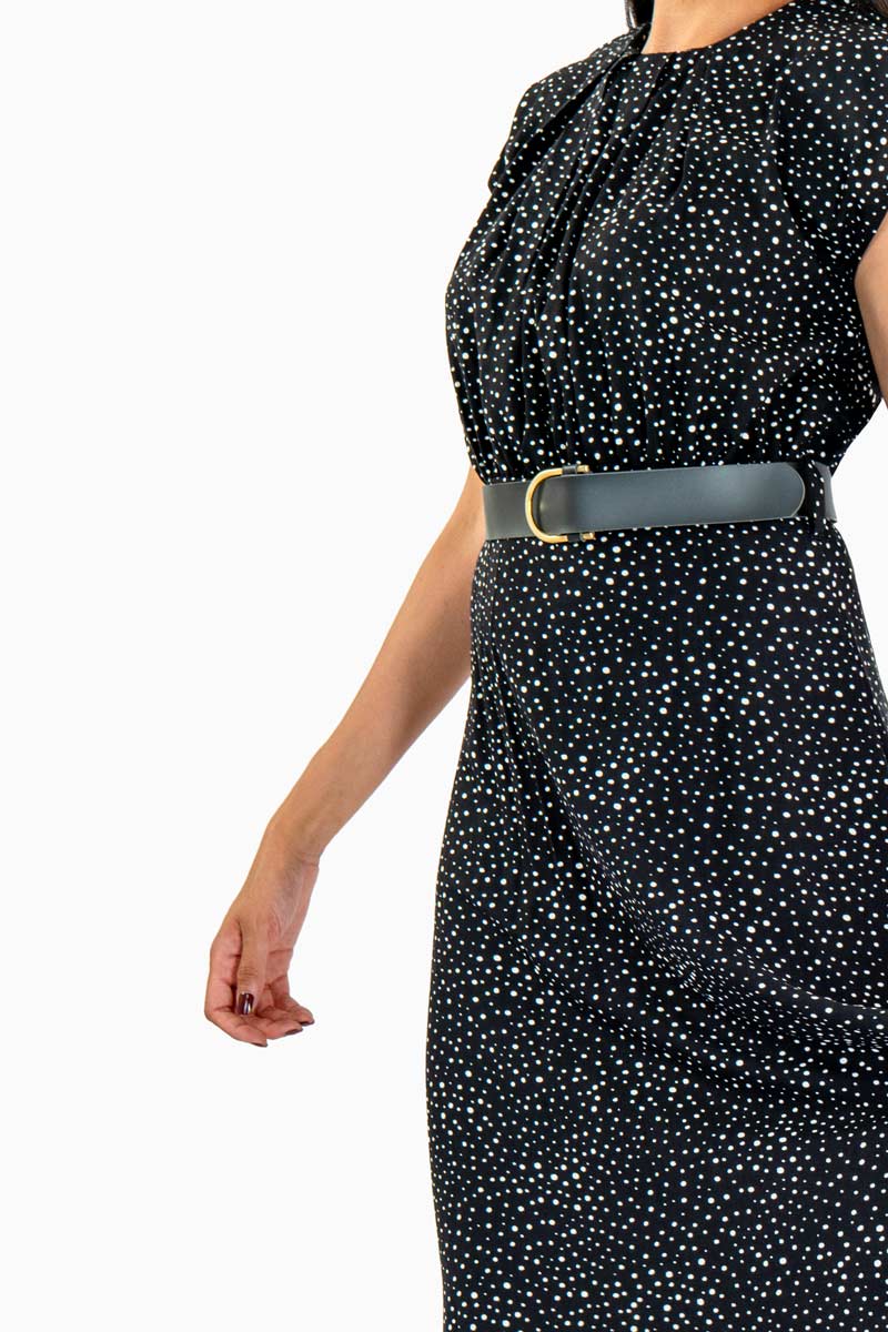 Vestido largo de luneares con cinturón y manga corta