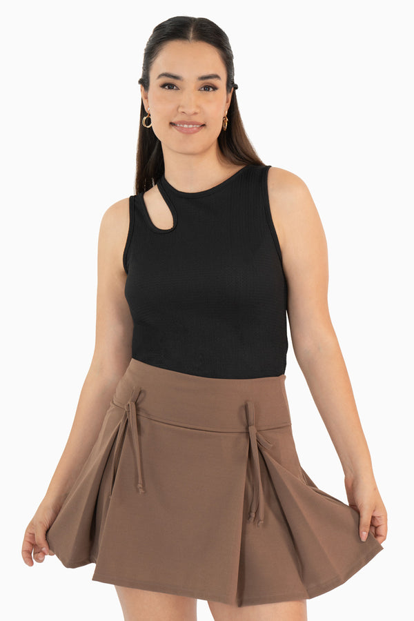 Short falda corta con amarras laterales