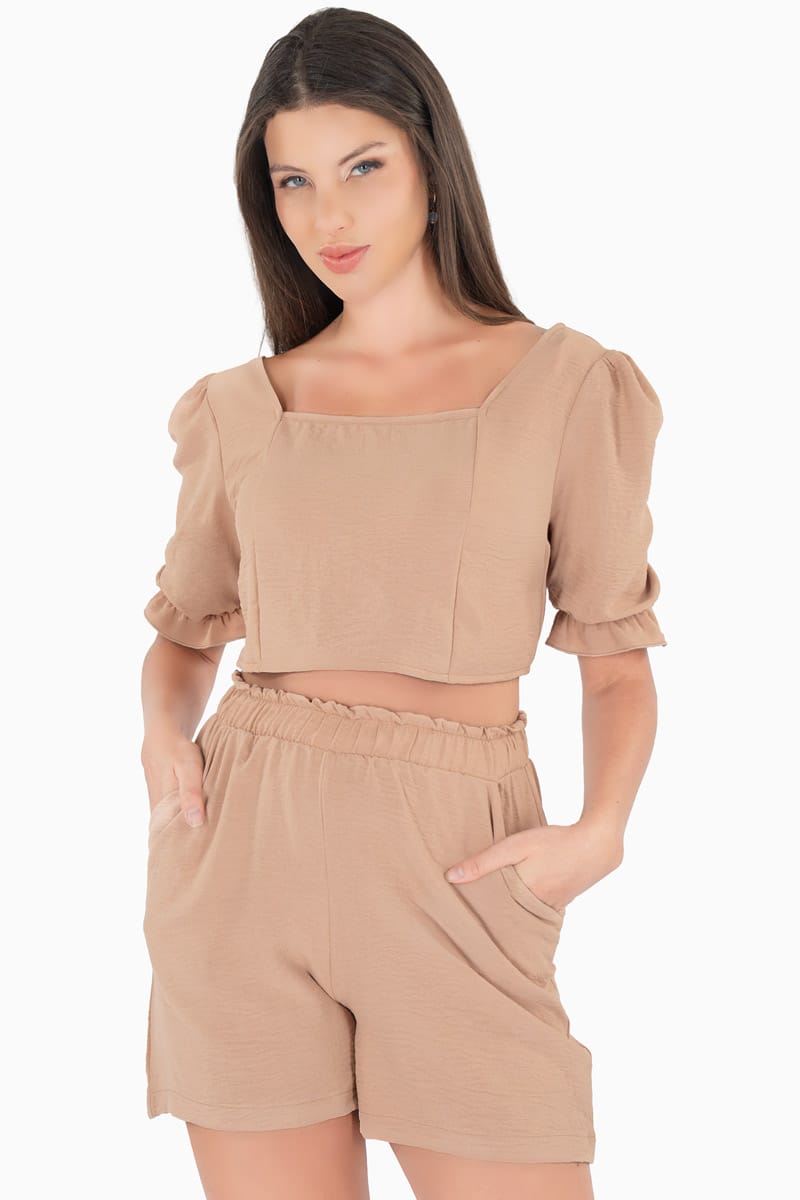 Conjunto de blusa maga abullonada y short