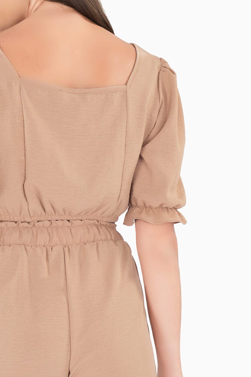 Conjunto de blusa maga abullonada y short