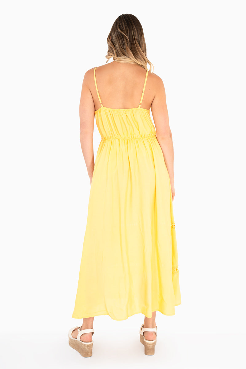 Vestido de tirantes con niveles y crochet