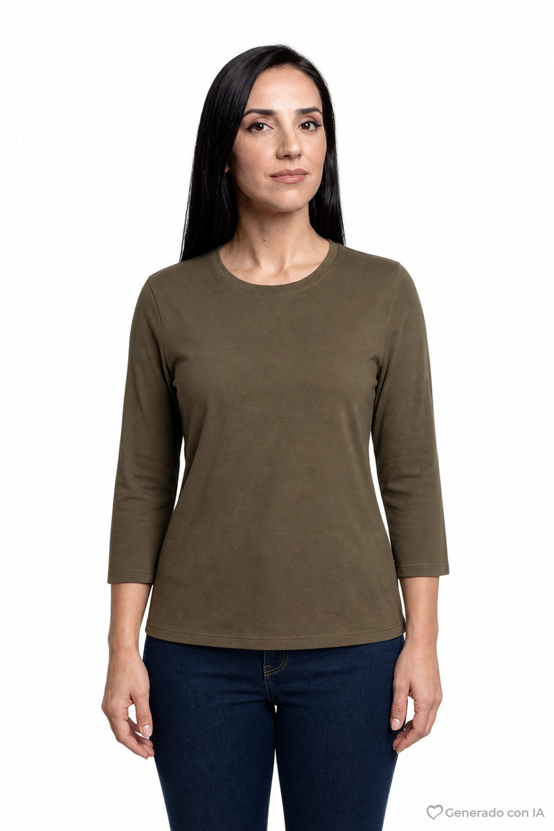 Playera manga al codo y cuello redondo