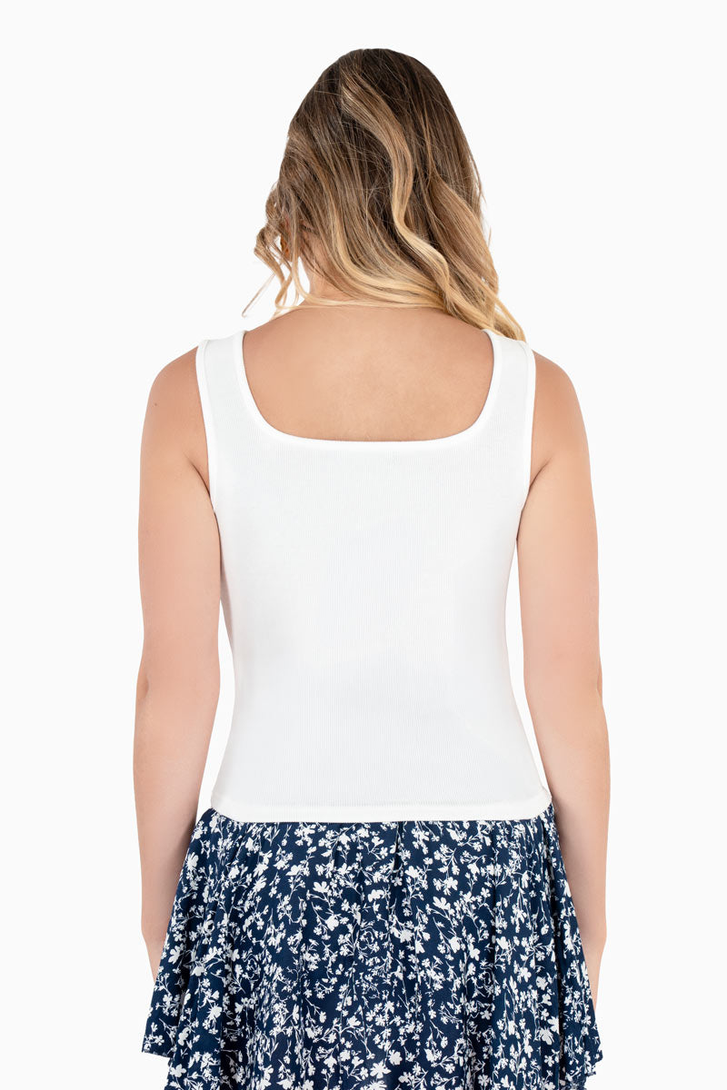 Playera sin mangas y escote cuadrado