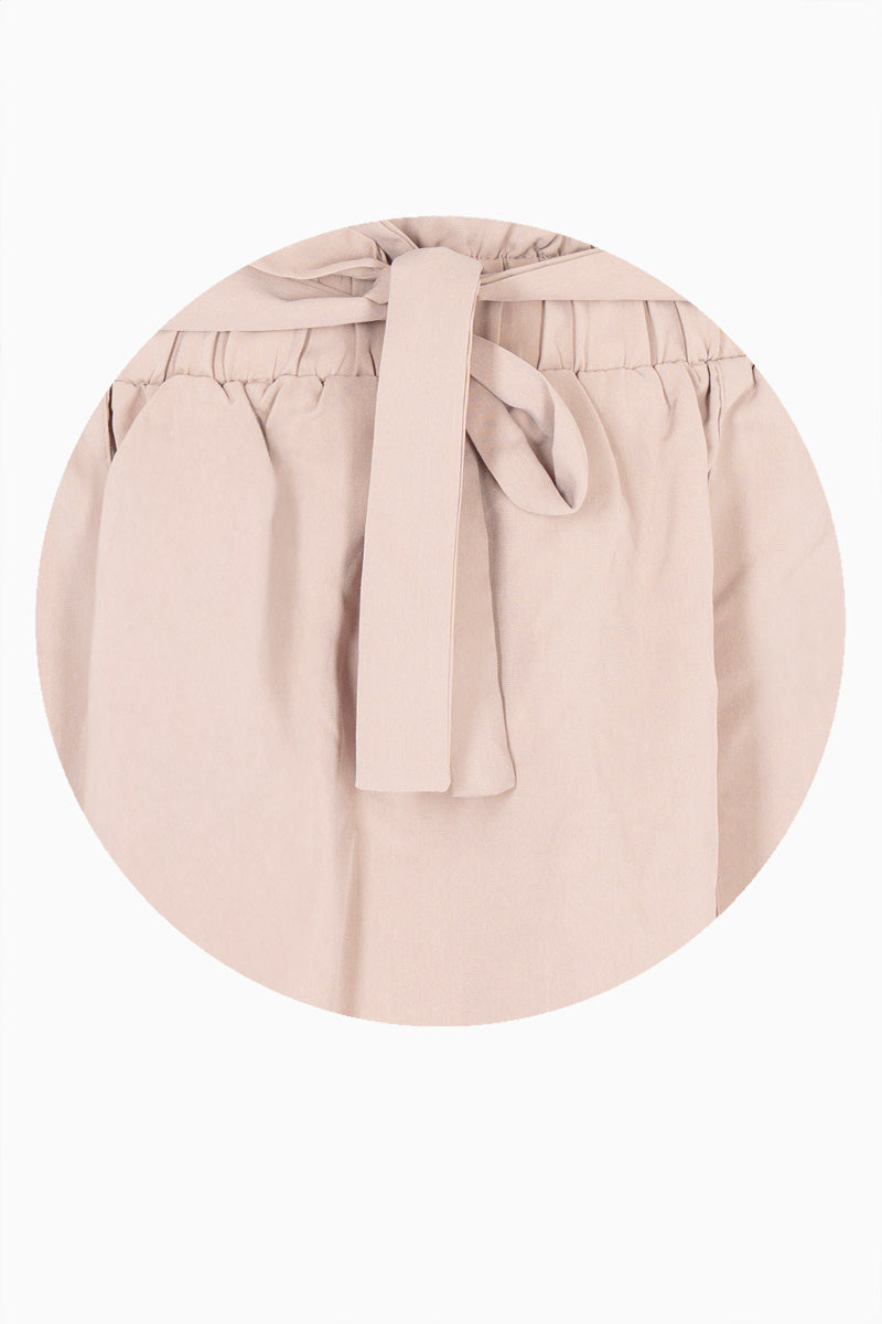 Falda corta con elástico y cinto