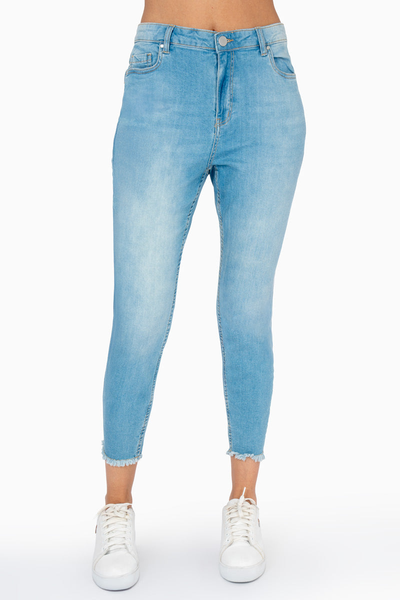 Jeans skinny tiro medio con bolsas