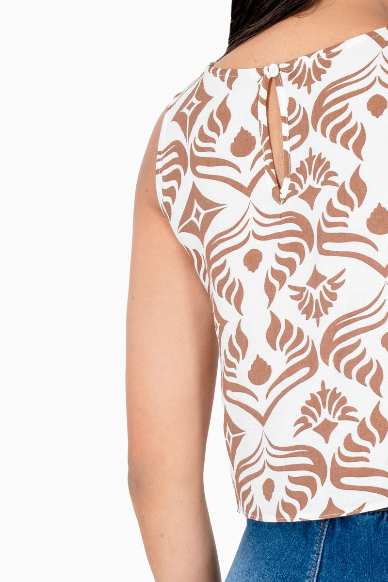 Blusa crop sin manga y escote cuadrado