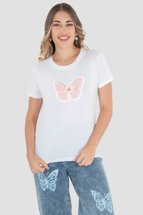 Playera manga corta y bordado de mariposa