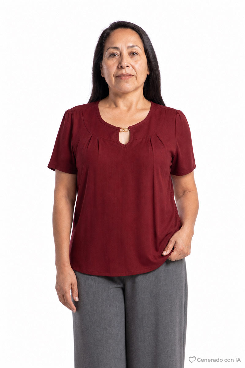 Blusa manga corta y cuello redondo con hebilla