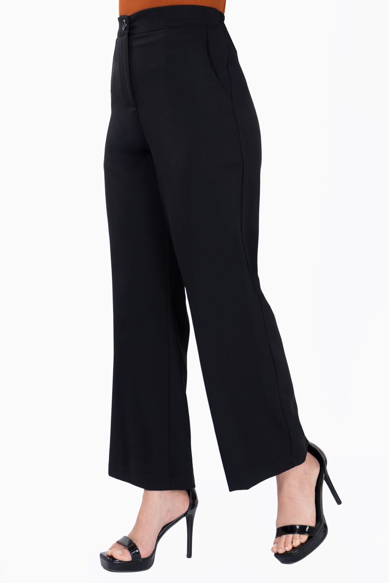Pantalon liso pierna ancha con bolsas
