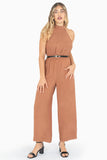 Jumpsuit halter con cinturón y escote en espalda