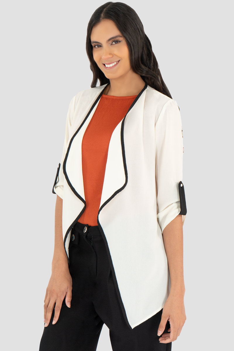 Saco ligero manga 3/4 con detalle en solapa