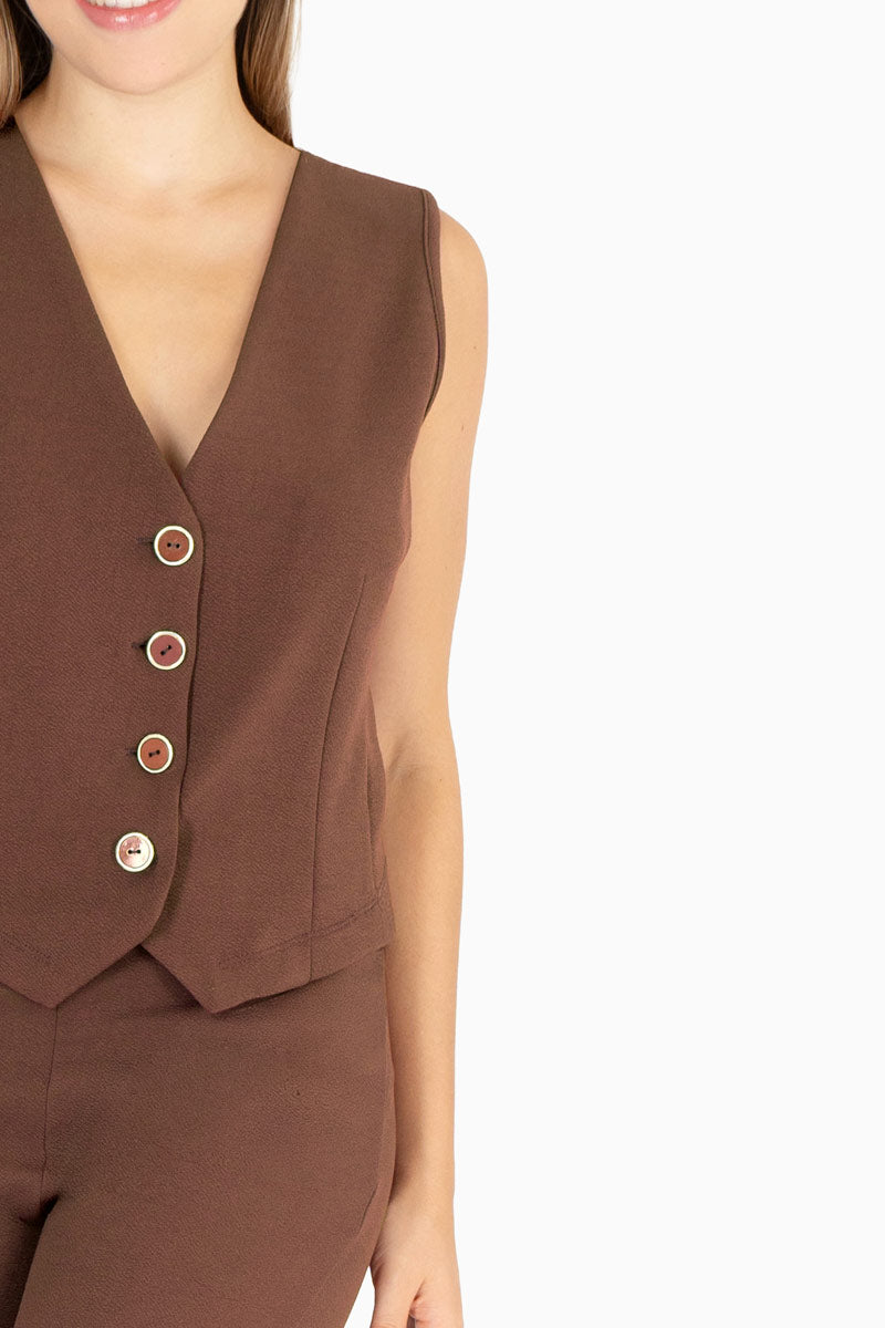 Conjunto de chaleco y pantalón