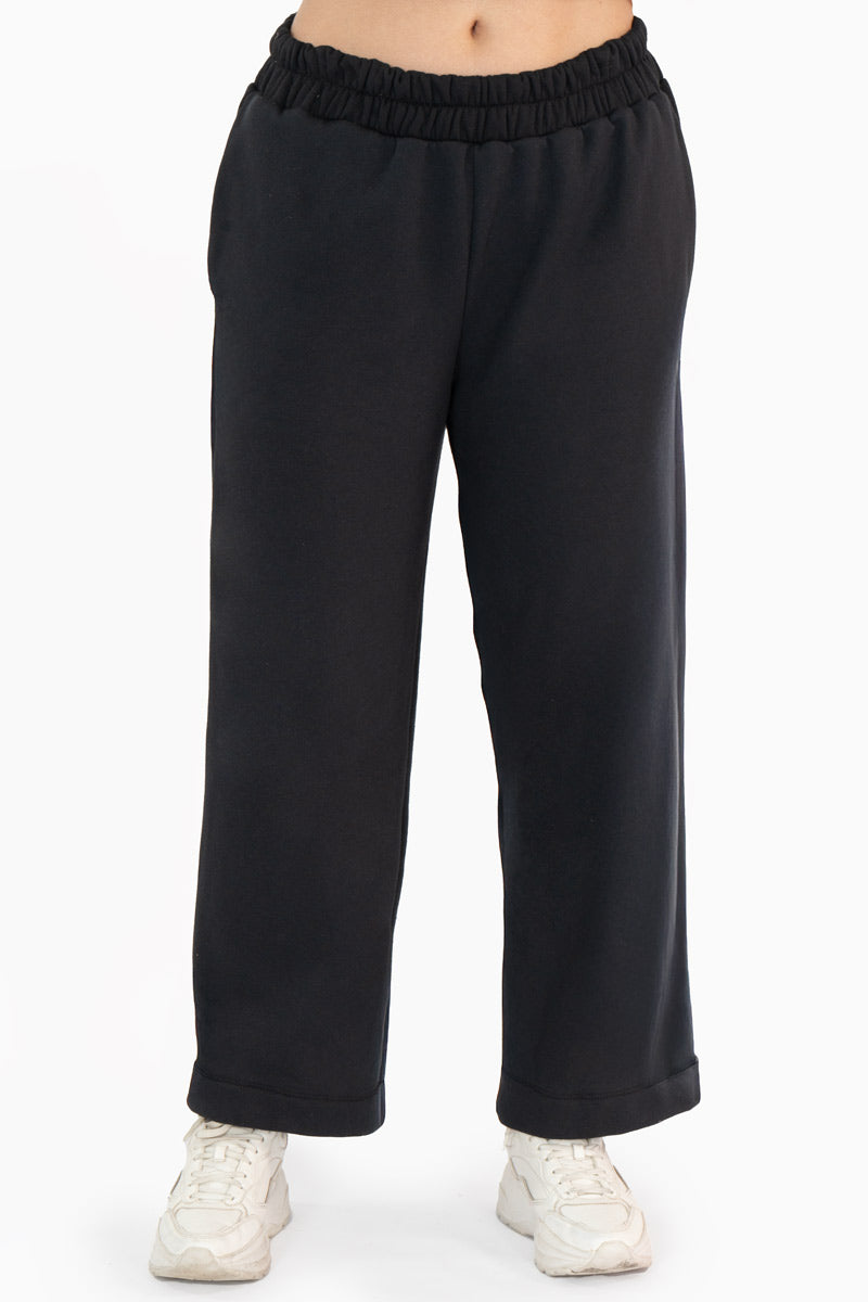 Pantalón recto con ajuste en cintura y bolsas