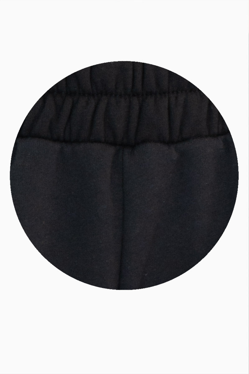 Pantalón recto con ajuste en cintura y bolsas