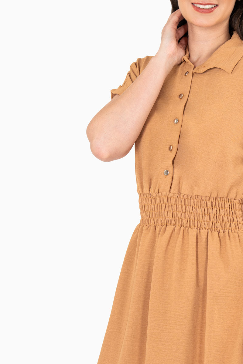 Vestido con cintura elástica manga corta y botones