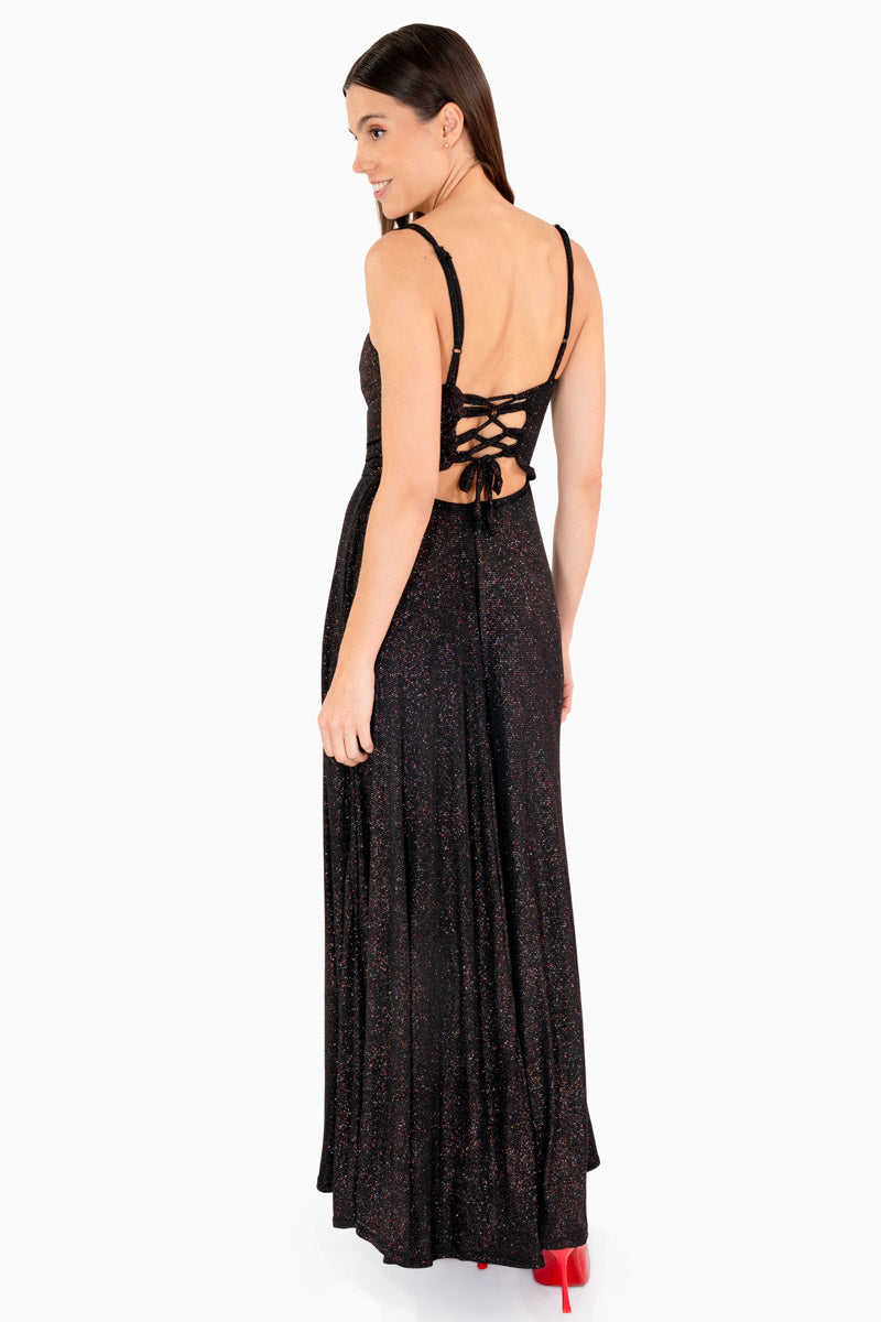 Vestido de fiesta con escote en espalda y abertura lateral