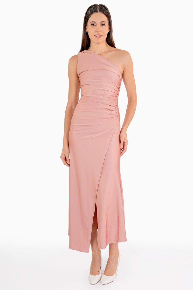 Vestido de fiesta escote asimétrico y abertura en pierna