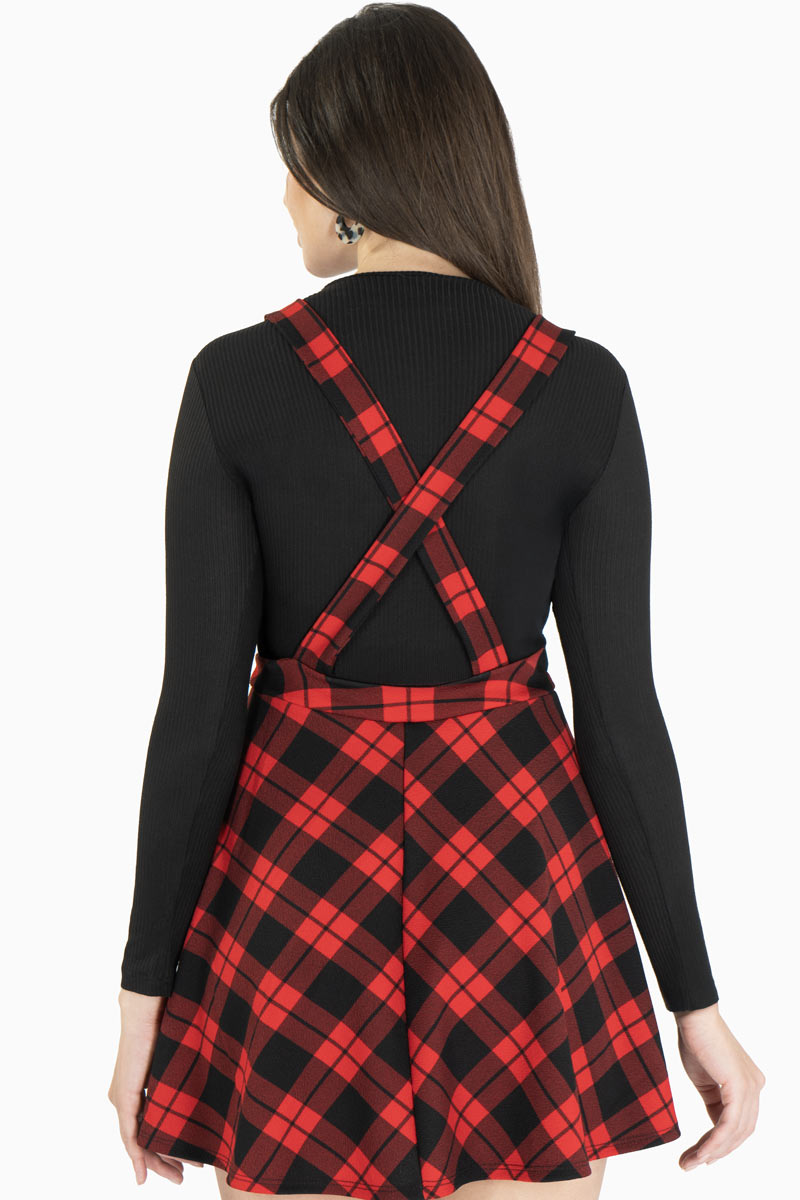 Conjunto vestido de cuadros y playera manga larga