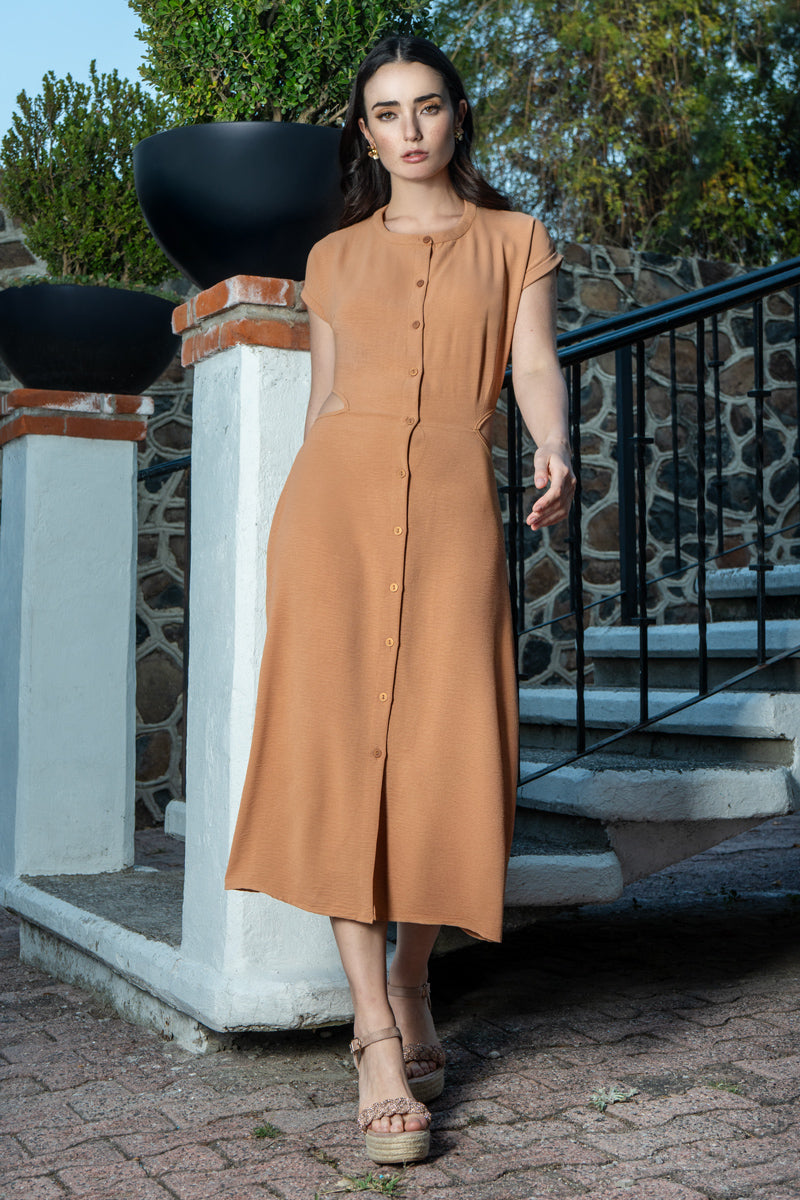 Vestido midi con cut out en cintura