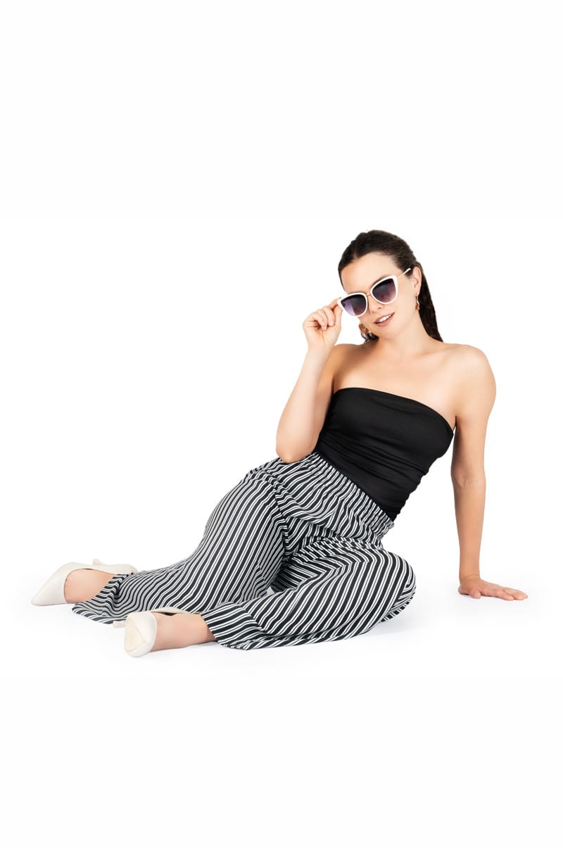 Pantalón de rayas con elástico y pierna ancha