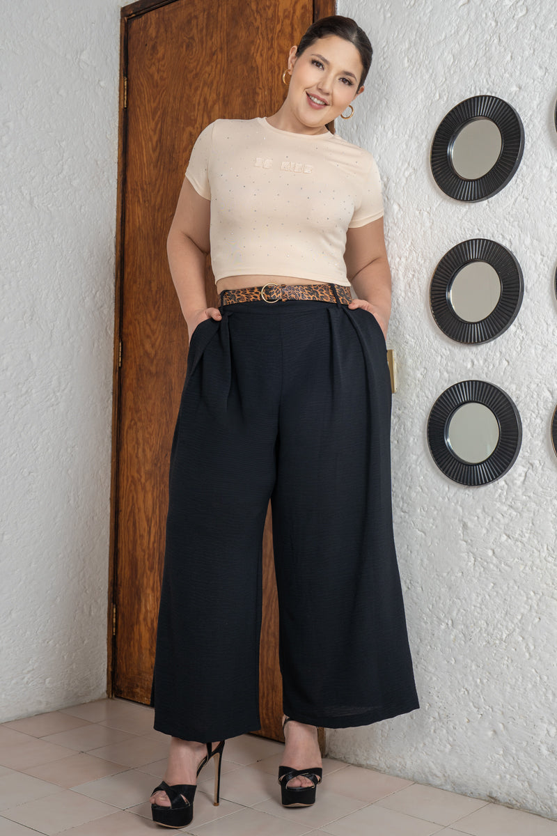 Pantalón con tablones y pierna ancha con cinturón