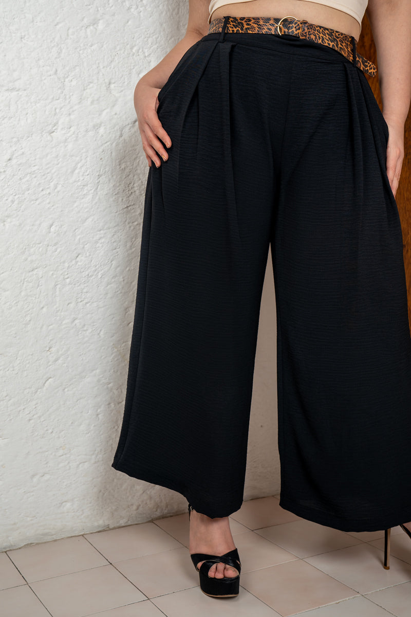 Pantalón con tablones y pierna ancha con cinturón