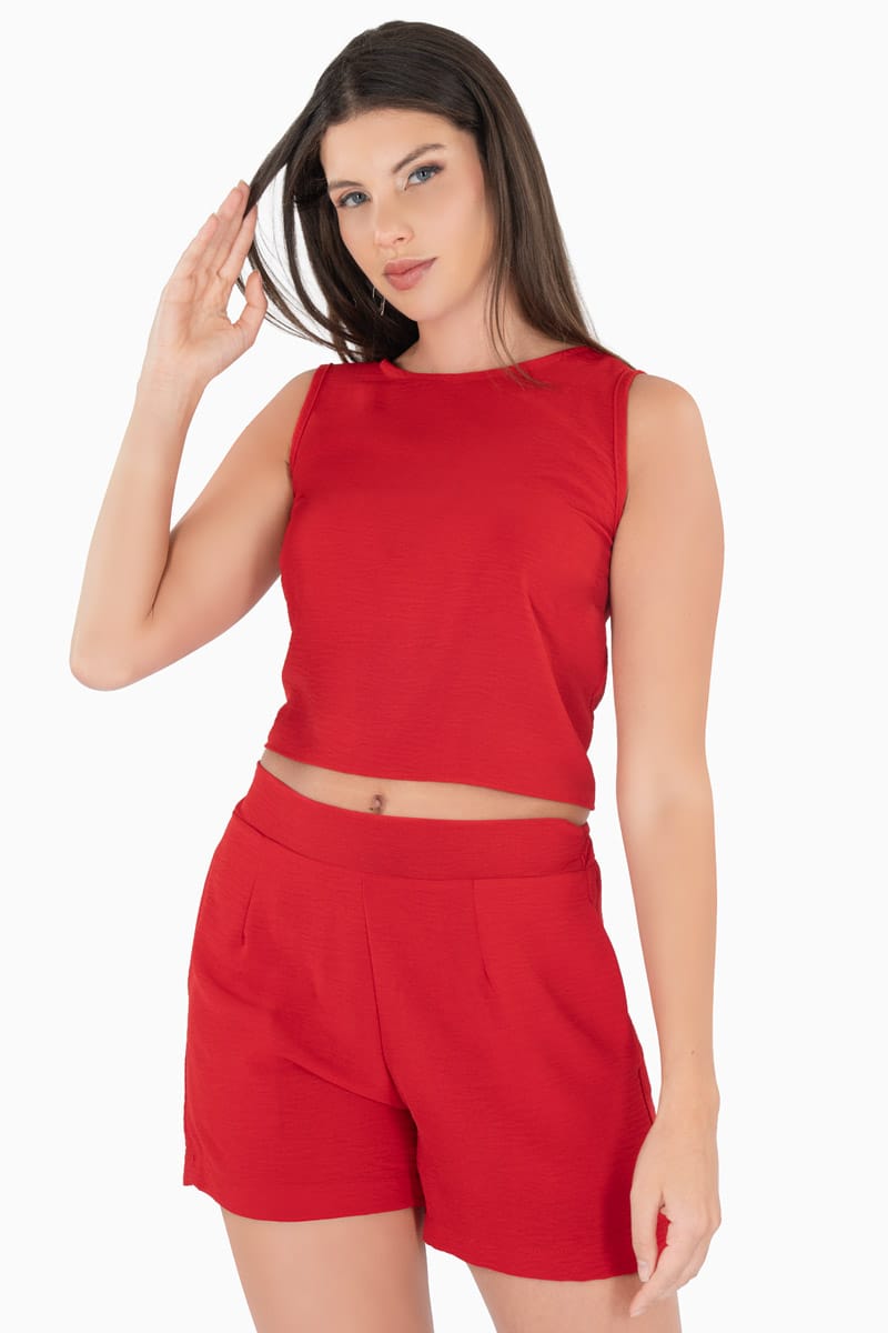 Conjunto blusa con escote en espalday short