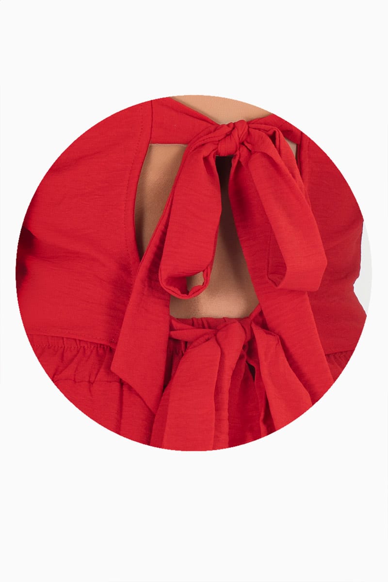 Conjunto blusa con escote en espalday short