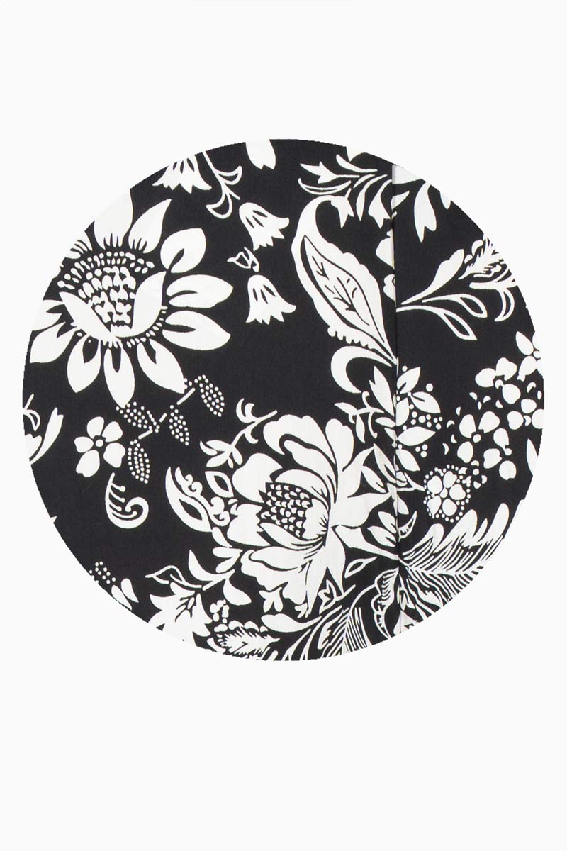 Pantalón amplio con estampado floral