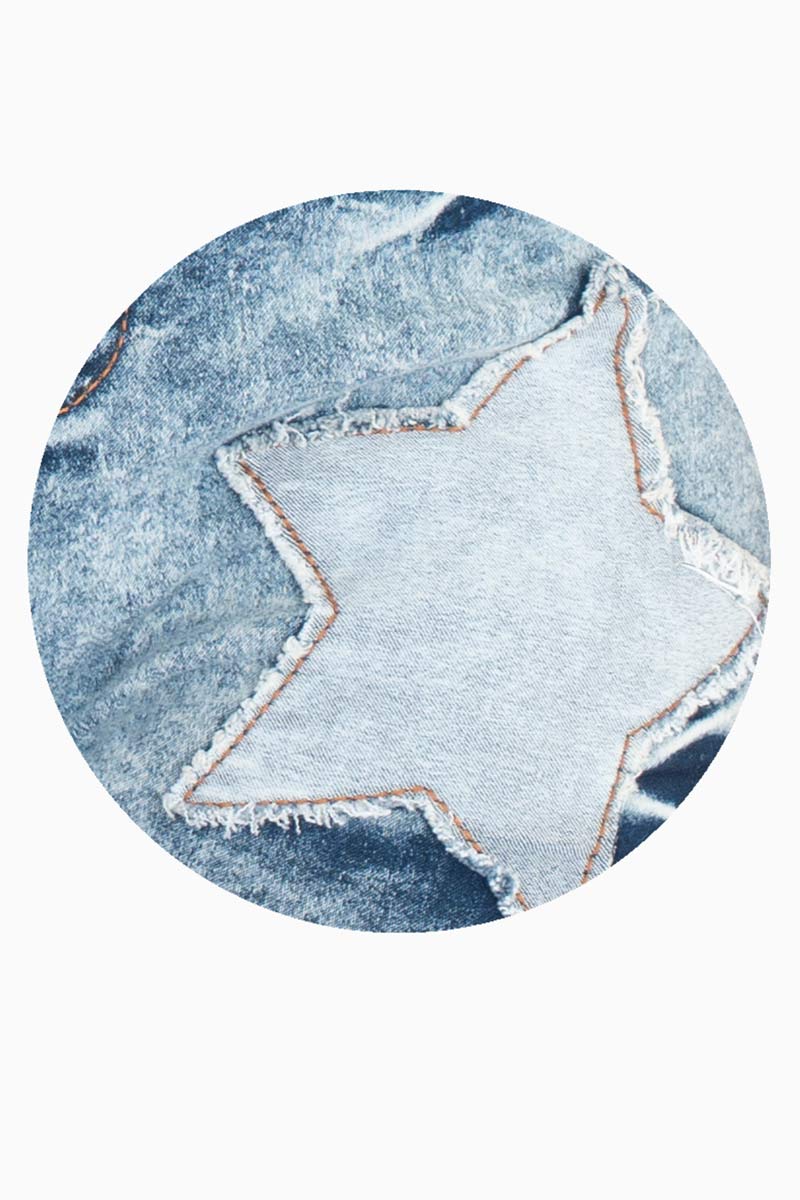 Short de mezclilla con estrellas