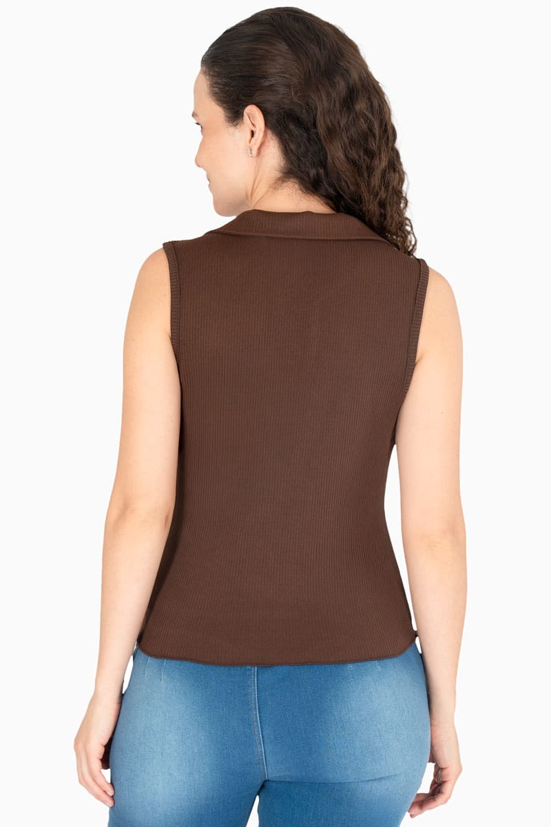 Playera sin mangas y cuello tipo polo