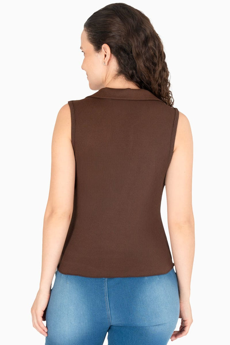Playera sin mangas y cuello tipo polo