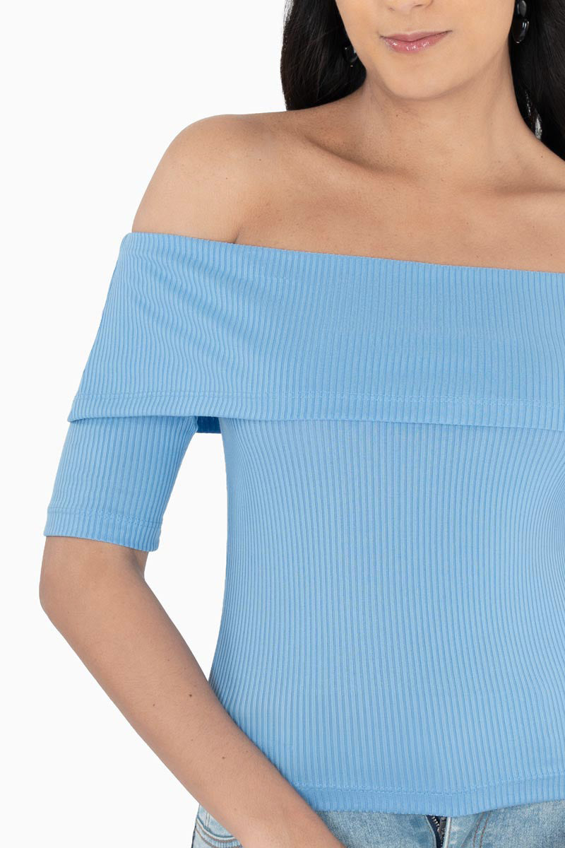 Blusa hombros descubiertos y manga corta