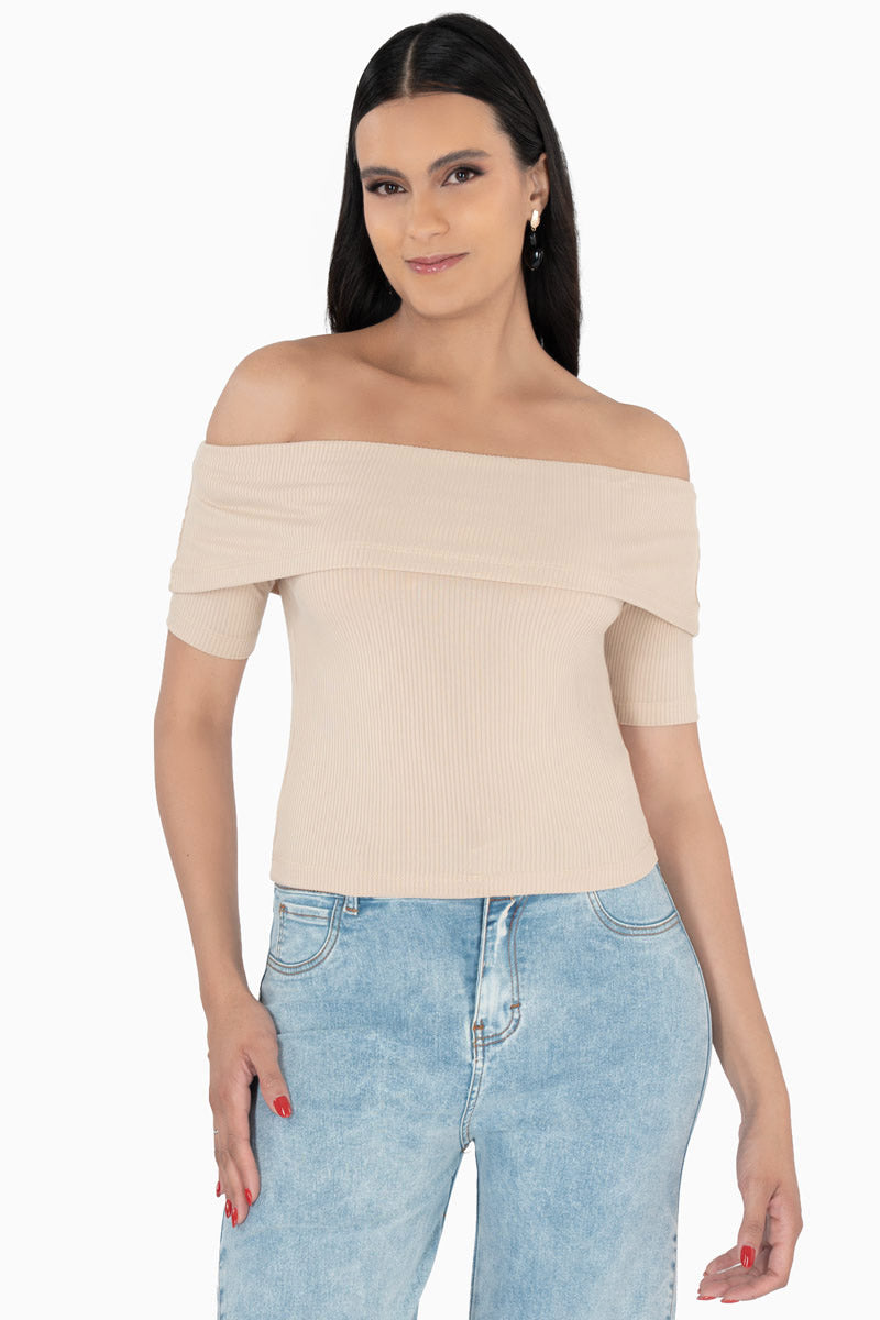 Blusa hombros descubiertos y manga corta