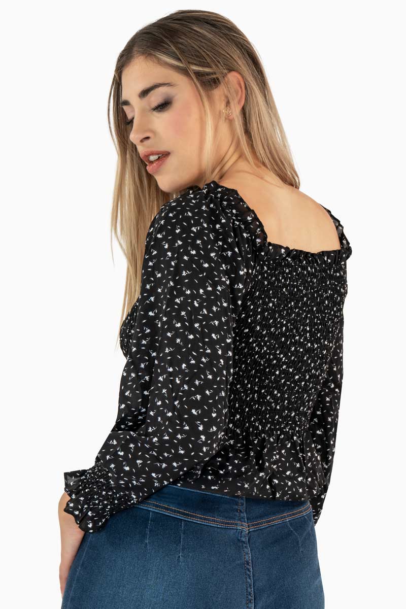 Blusa floral de manga larga y escote recto