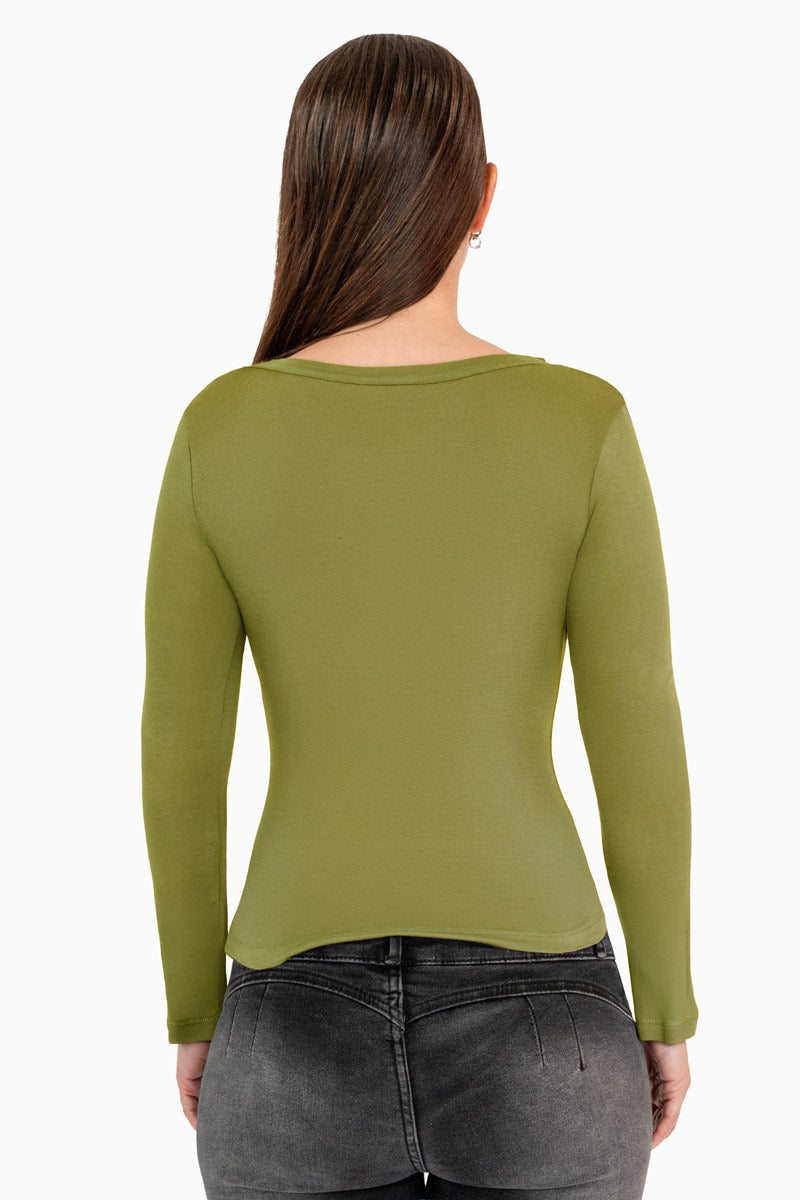 Playera básica manga larga y escote v